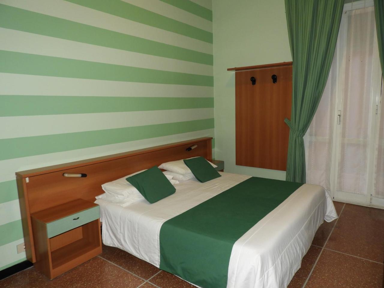 Albergo Glory Borghetto Santo Spirito Exterior photo